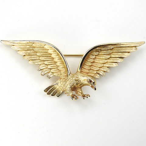 Trifari 1960s US Patriotic Golden Swooping Eagle Pin